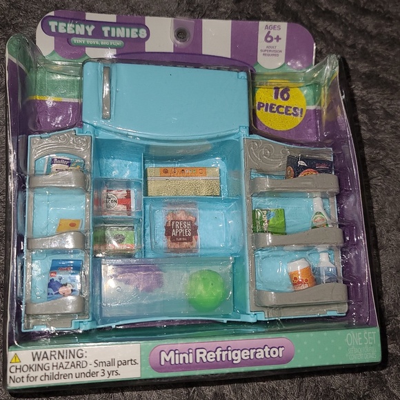 NEW Teeny Tinies Mini Fridge with Tiny Food - Picture 1 of 2